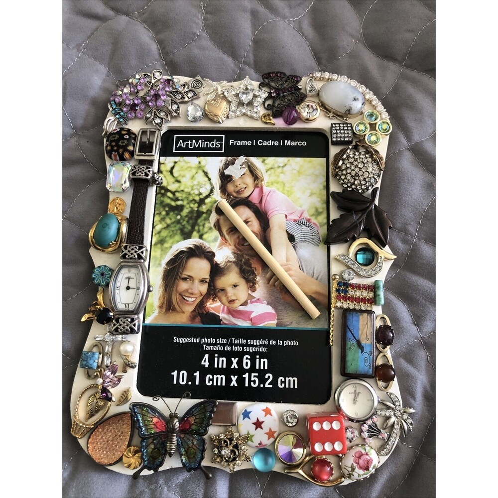 VINTAGE JEWELRY DECORATED ART PICTURE FRAME RHINESTONE EMBELLISHED 4x6 PHOTO